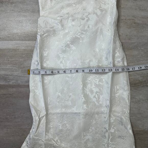 NEW Babyboo Whitney Maxi Dress Ivory Size XS Bridal Wedding Dress - Picture 8 of 10